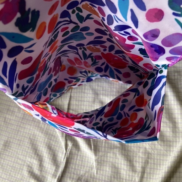 Floral Paw Print Packable Duffel Bag NWT - Picture 5 of 11